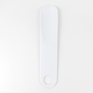 SHOEHORN (WHITE) CODE: 023